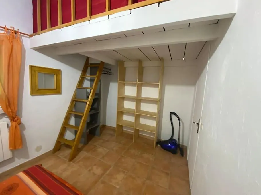 Jolie Maisonnette Avec Piscine توريتس سور لوب فرنسا