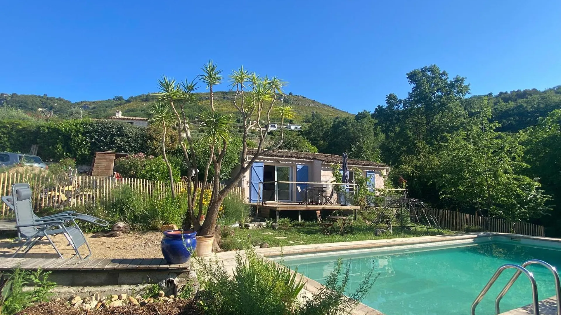 Jolie Maisonnette Avec Piscine توريتس سور لوب